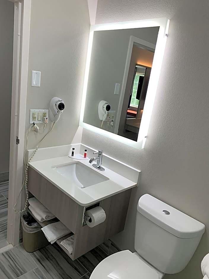 Microtel By Wyndham Airport Hotel Charlotte