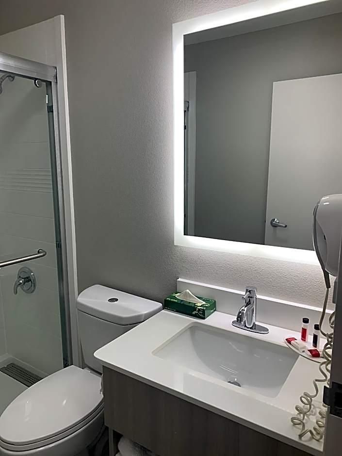 Hotel Microtel By Wyndham Airport