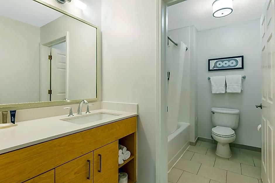 Sonesta Es Arrowood Hotel