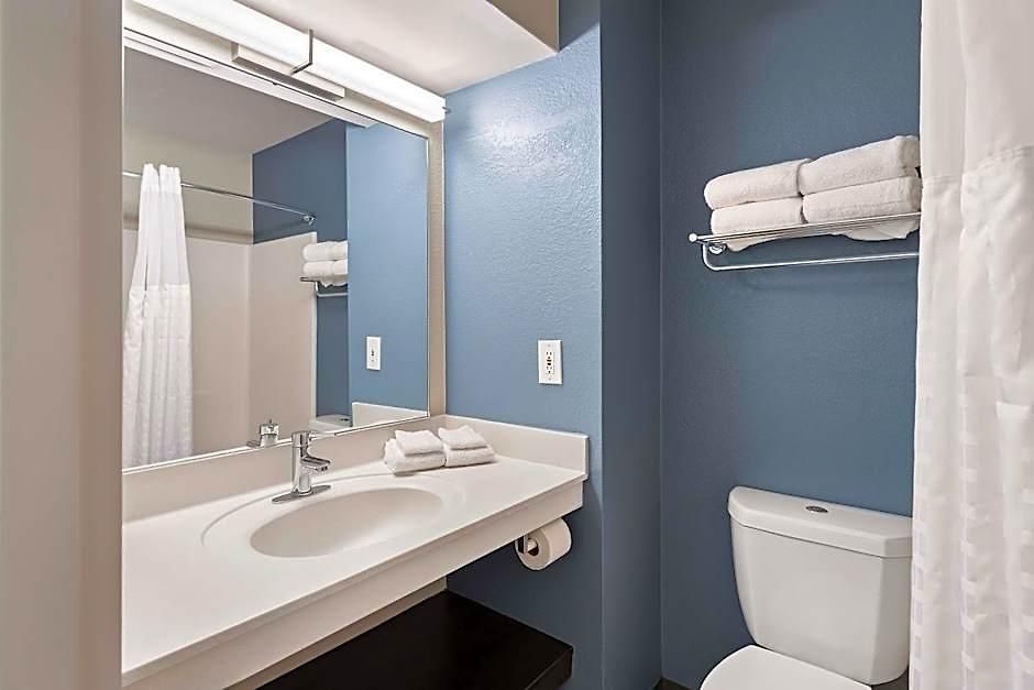 Extended America Select - - Place Charlotte