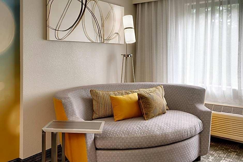 Courtyard By Marriott Airport Loso Charlotte
