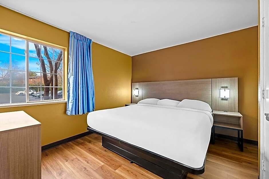 Mainstay - Executive Park Hotel