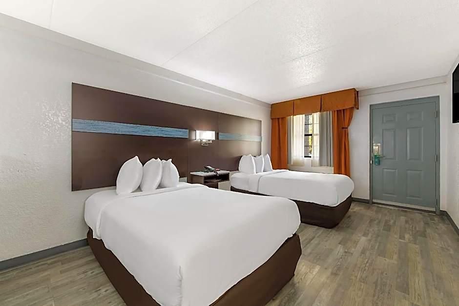 Quality & Airport 3* Charlotte