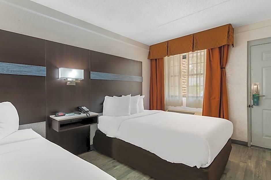 Quality & Airport Hotel 3*