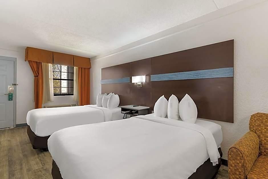 Quality & Airport Hotel 3*