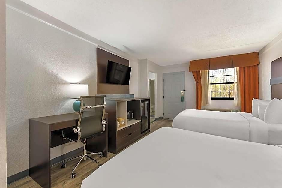 Quality & Airport Hotel 3*