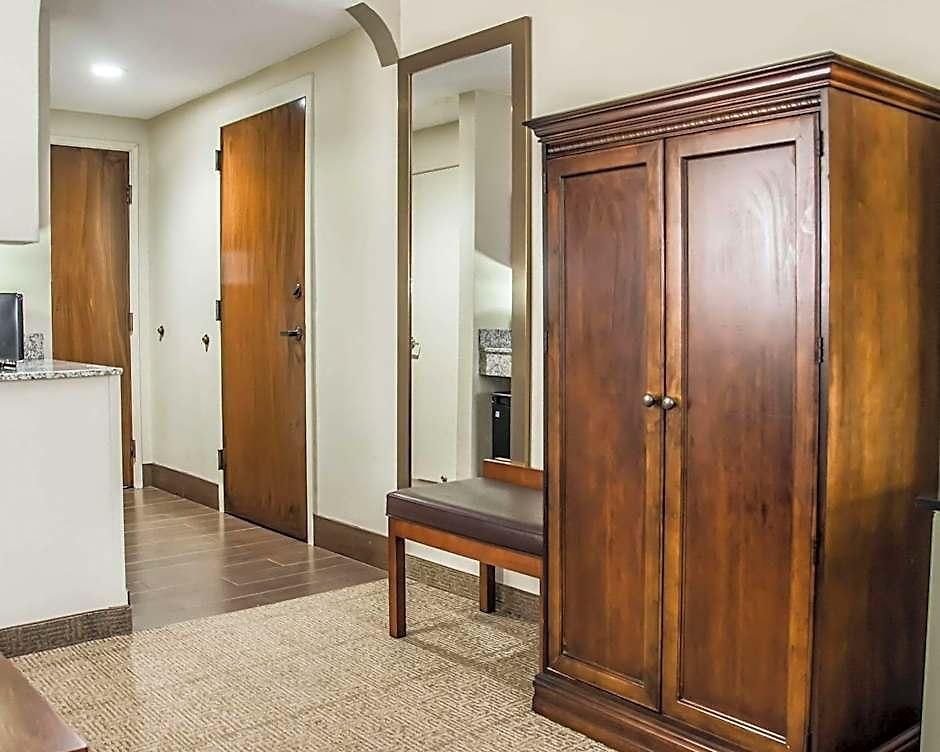 Comfort - Research Park Hotel 4*