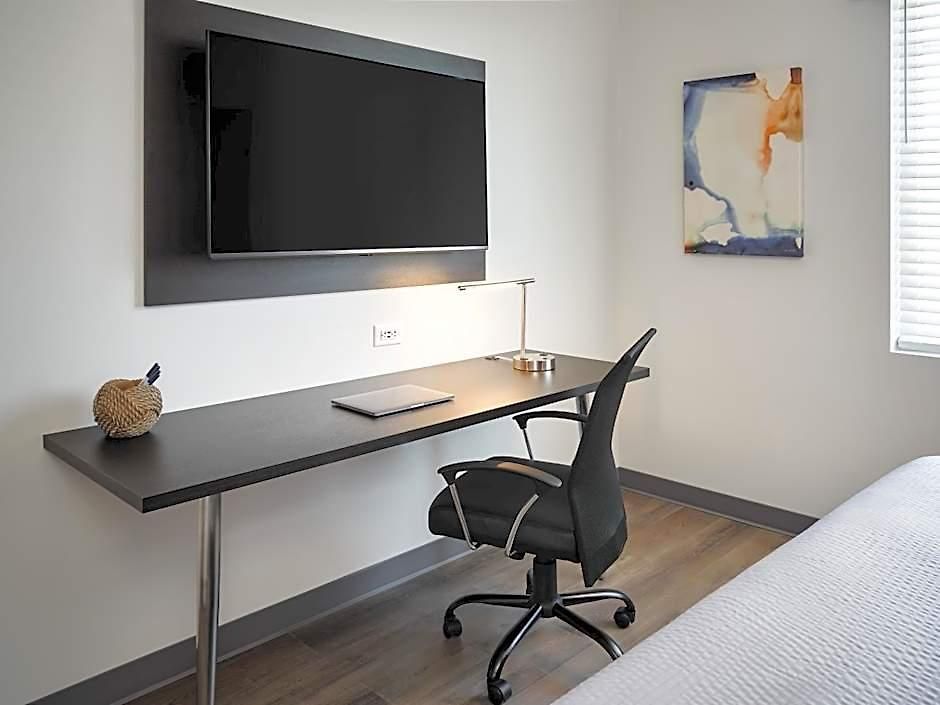 Stayapt North Hotel 4*