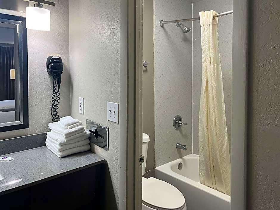6 Charlotte, Nc - Airport South Hotel 2*