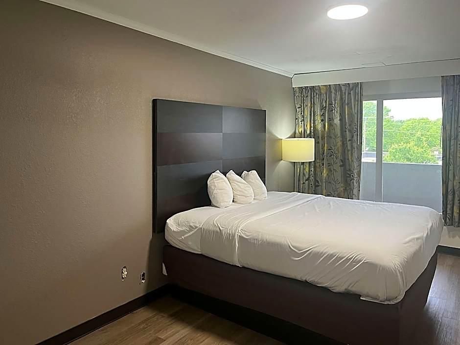 6 Charlotte, Nc - Airport South Hotel 2*