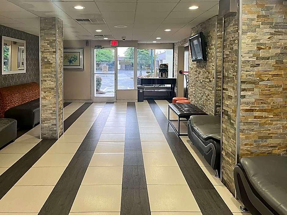 6 Charlotte, Nc - Airport South