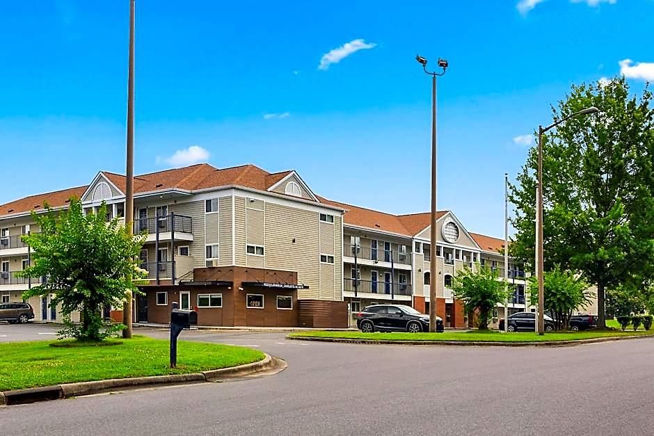 Suburban - Ballantyne Hotel 3*