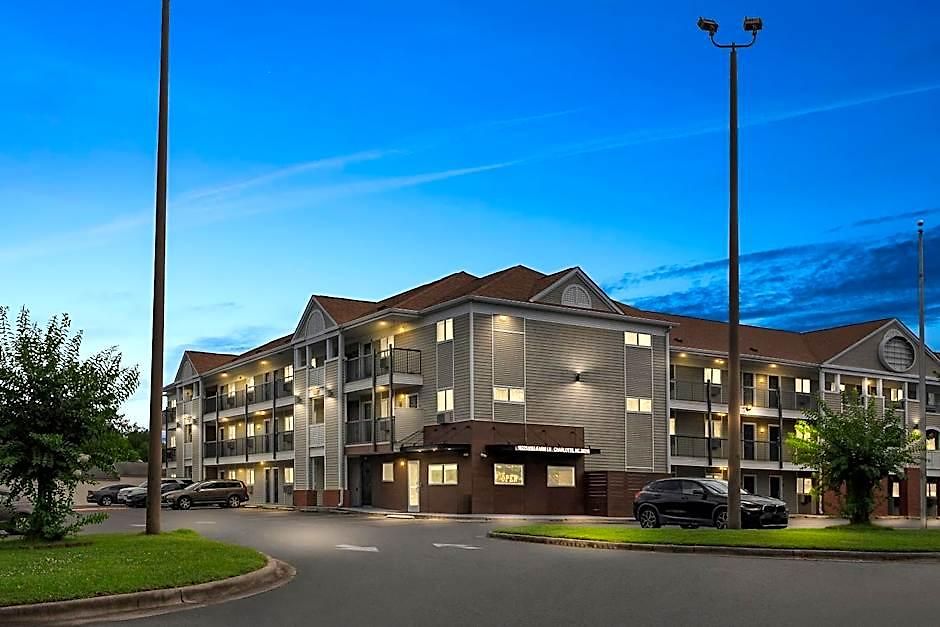 Suburban - Ballantyne 3*