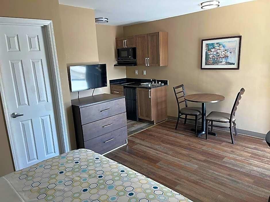 Suburban - Ballantyne Charlotte