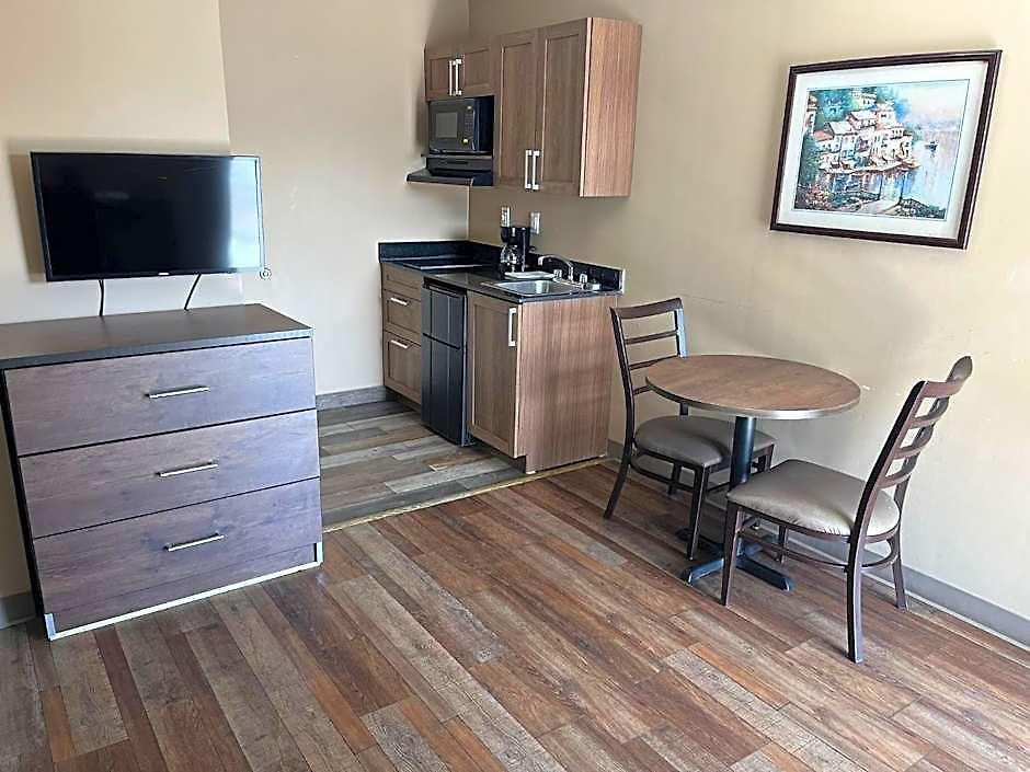 Suburban - Ballantyne Hotel