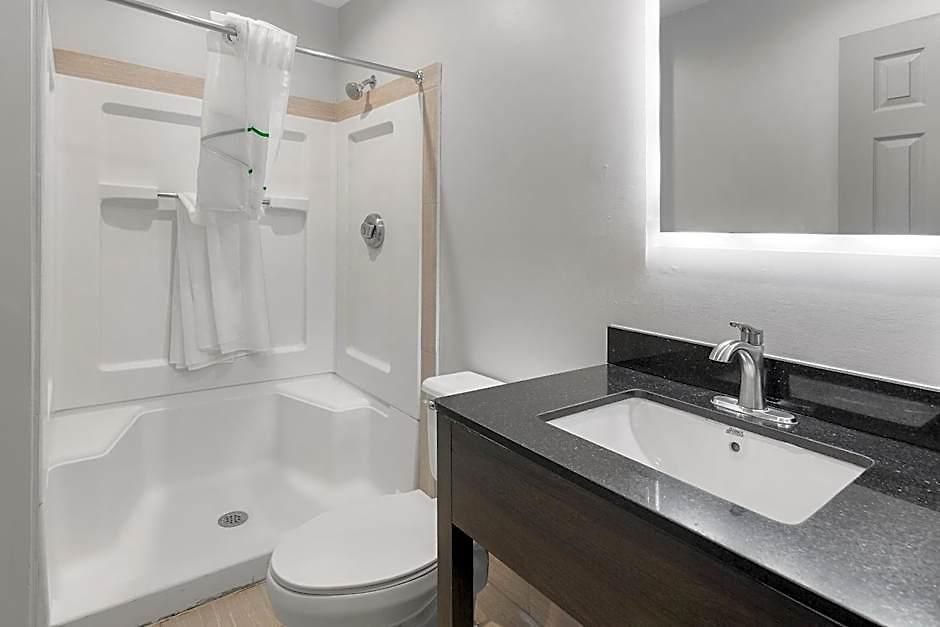 Suburban - Ballantyne Hotel 3*