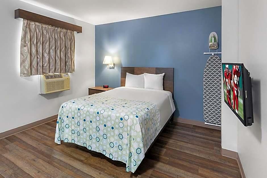 Suburban - Ballantyne Hotel 3*