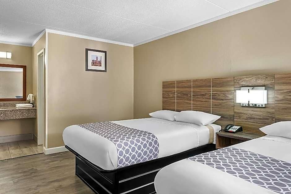 Rodeway South Hotel
