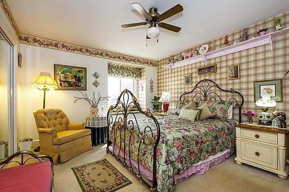 Hotel Matthews Manor