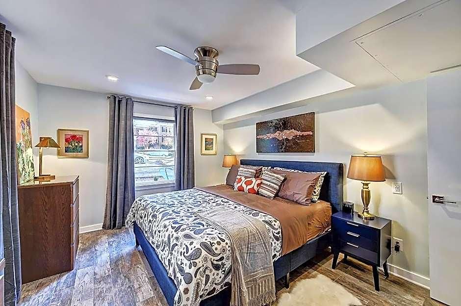 The Collection Clt: 510 Queens 3*