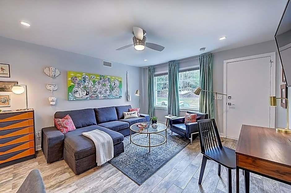 Aparthotel The Collection Clt: 510 Queens 3*