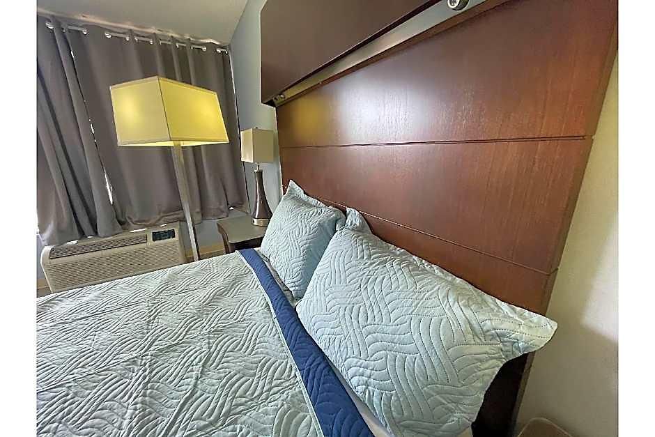 Hotel Lamplighter By Oyo Airport Area
