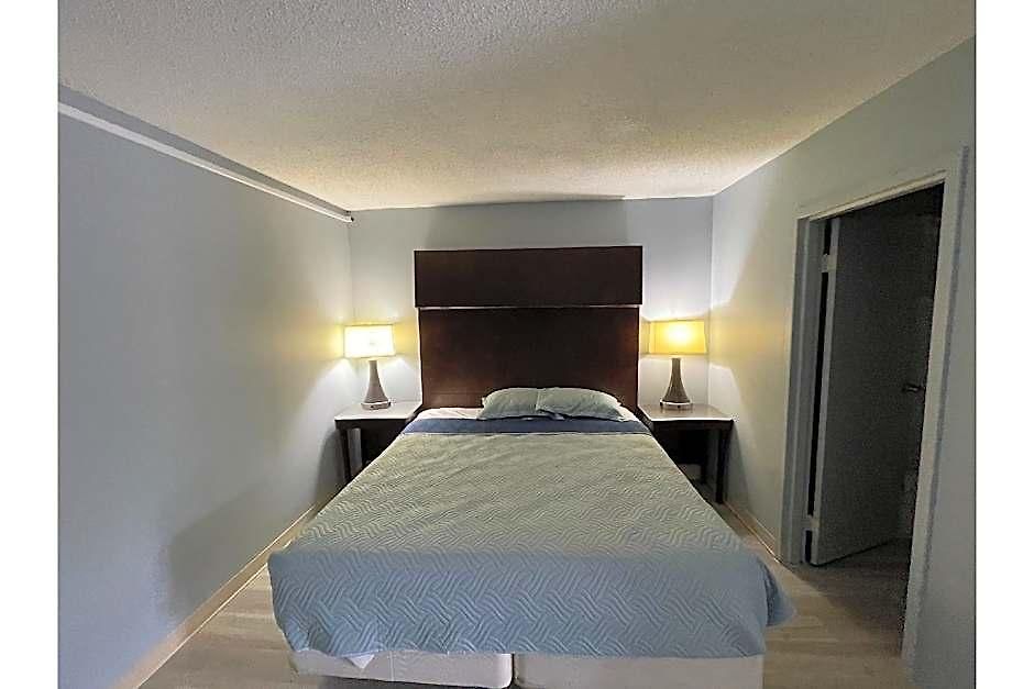 Lamplighter By Oyo Airport Area Hotel