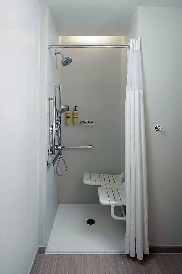 Hotel Element By Marriott Uptown 4*