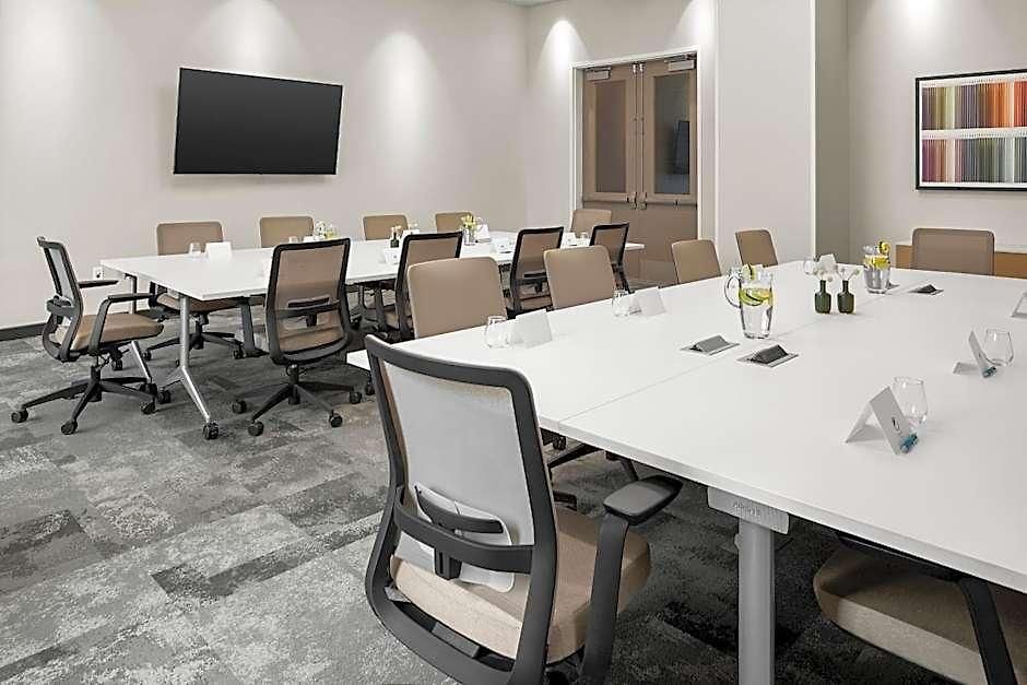 Element By Marriott Uptown 4*