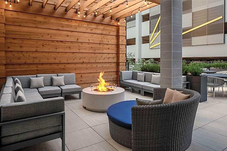 Hotel Homewood By Hilton Uptown First Ward