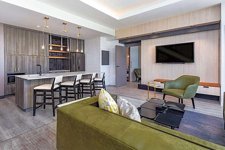 Hyatt Centric Southpark Hotel 4*