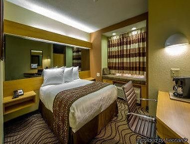 Microtel By Wyndham Place 2*