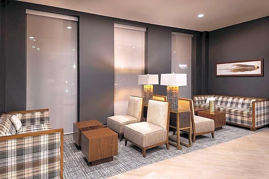 Hotel By Marriott Northlake 3*