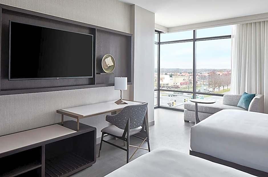 Unc Marriott & Conference Center Hotel 3*