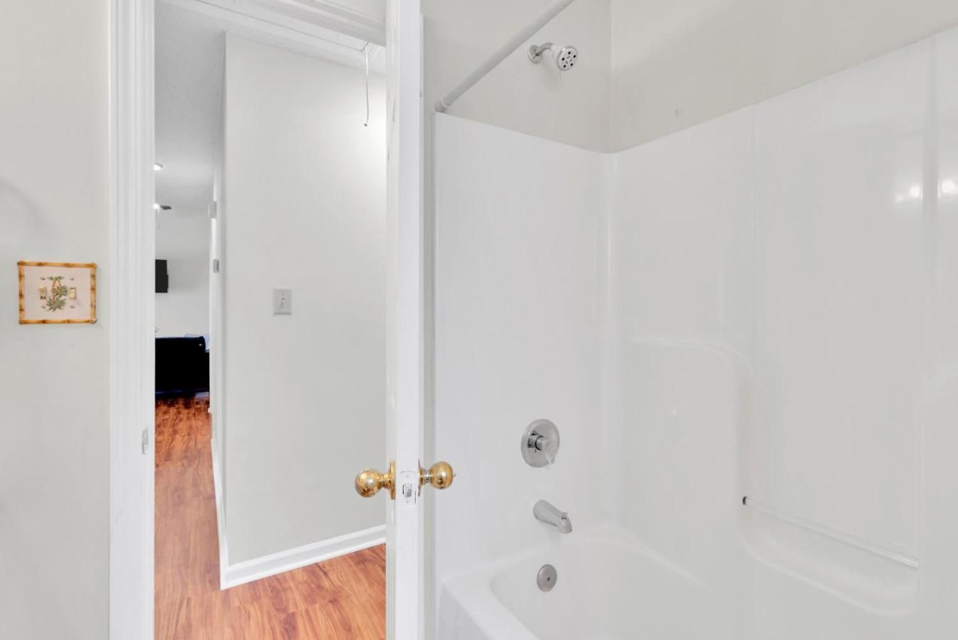 Fenced-yard 3br Near Clt & Hospitals - Dog-friendly - Grill