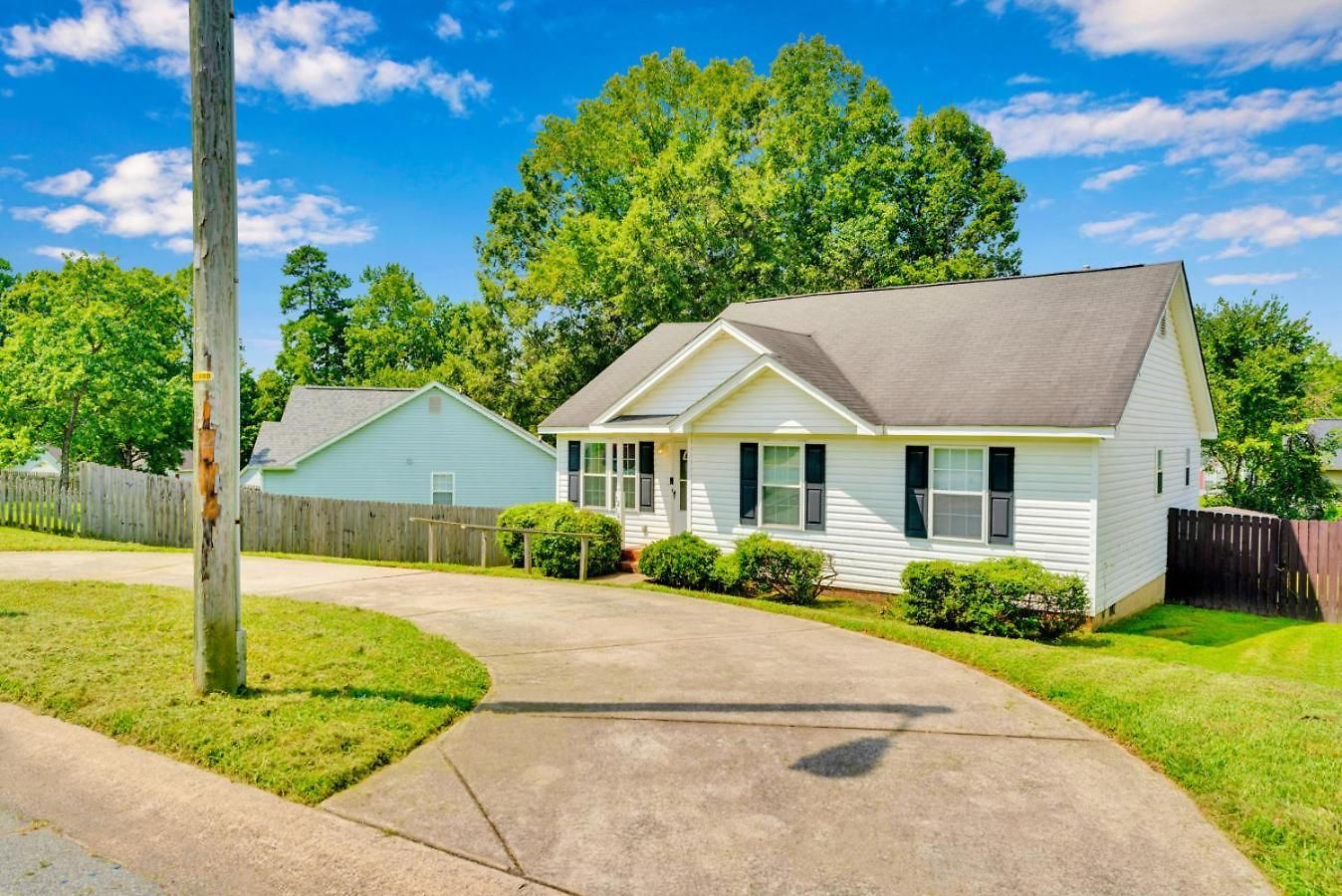 Fenced-yard 3br Near Clt & Hospitals - Dog-friendly - Grill Holiday home *