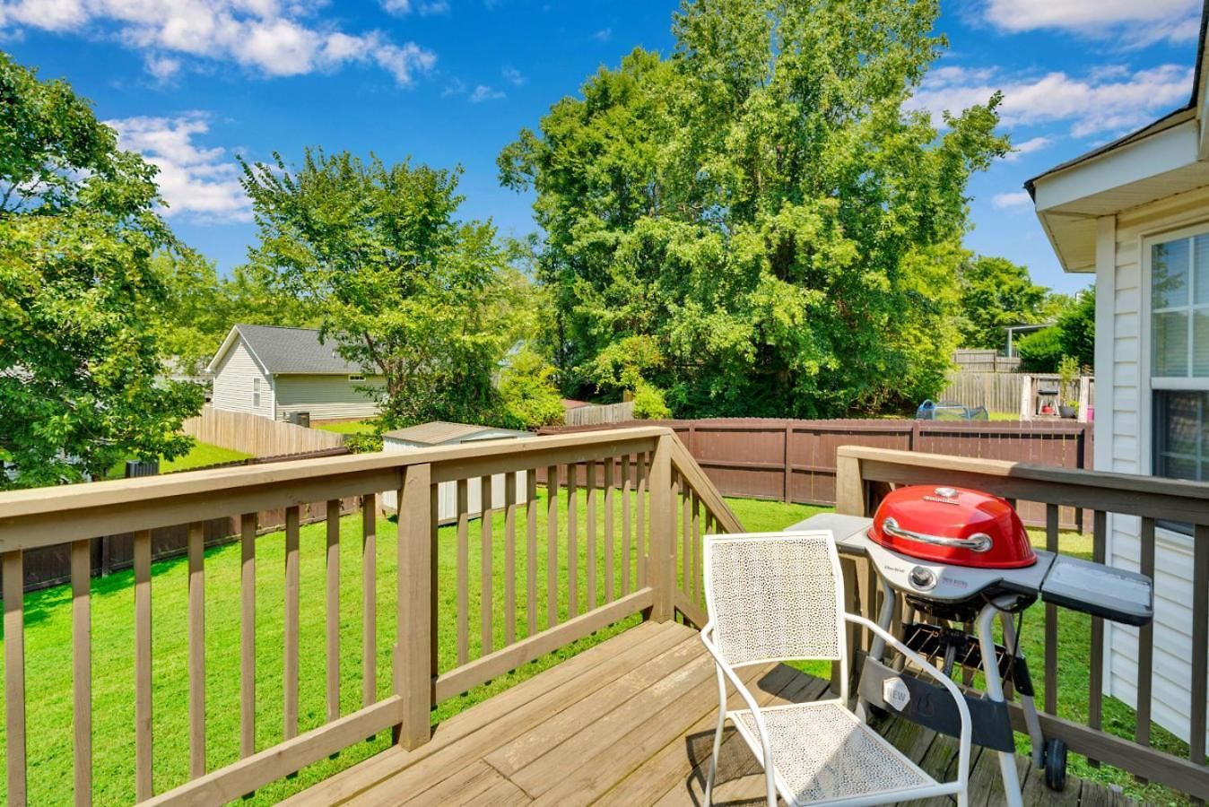 Holiday home Fenced-yard 3br Near Clt & Hospitals - Dog-friendly - Grill