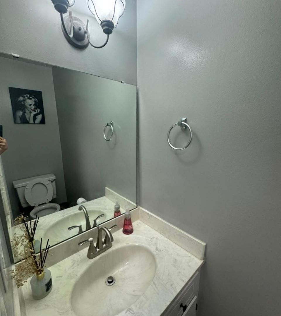 Homestay 2 Bedroom Townhome - New 2026 - Max 7 Guest *