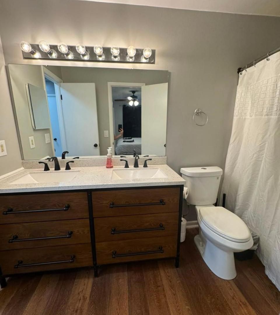 2 Bedroom Townhome - New 2026 - Max 7 Guest Homestay Charlotte