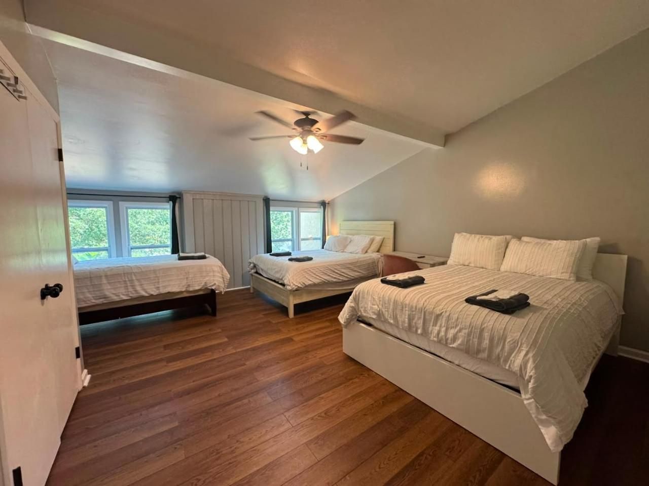 2 Bedroom Townhome - New 2026 - Max 7 Guest *