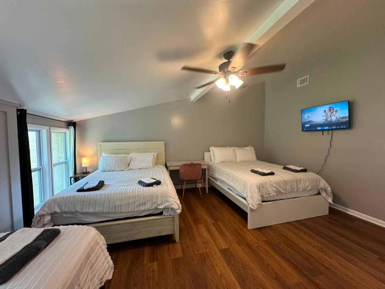 2 Bedroom Townhome - New 2026 - Max 7 Guest *