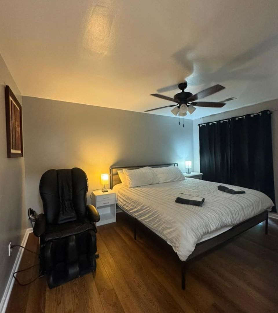 2 Bedroom Townhome - New 2026 - Max 7 Guest Homestay Charlotte