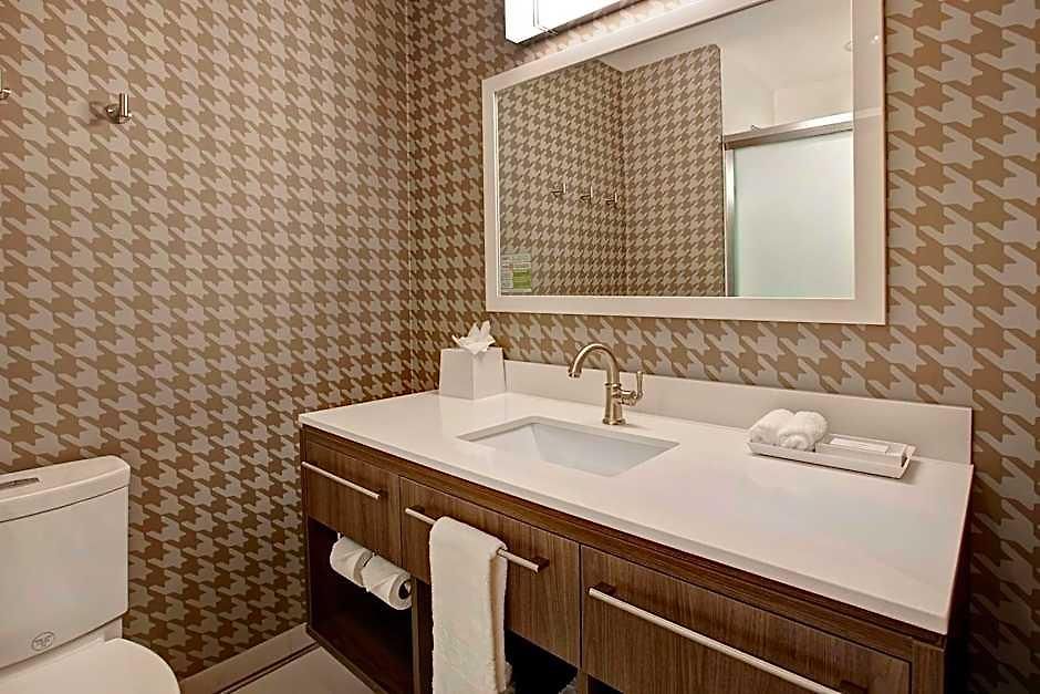 Home2 By Hilton Uptown 3*