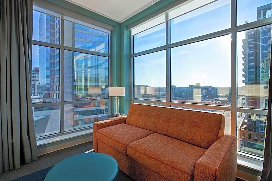 Home2 By Hilton Uptown