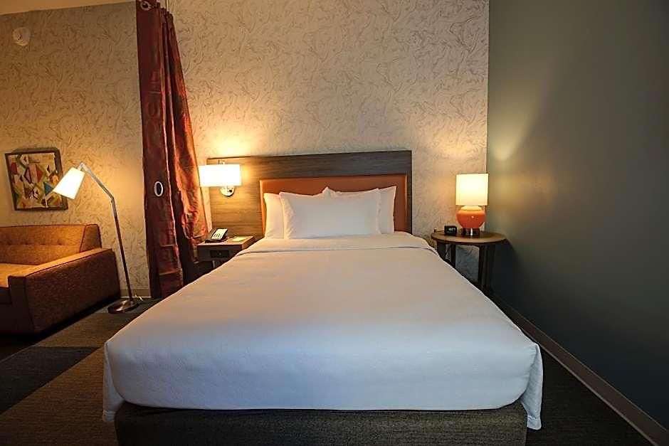 Home2 By Hilton Uptown Hotel