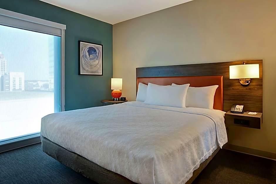 Home2 By Hilton Uptown Hotel