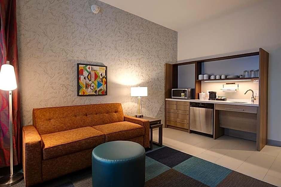 Home2 By Hilton Uptown Hotel