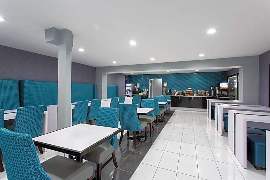 Hotel Baymont By Wyndham Charlotte