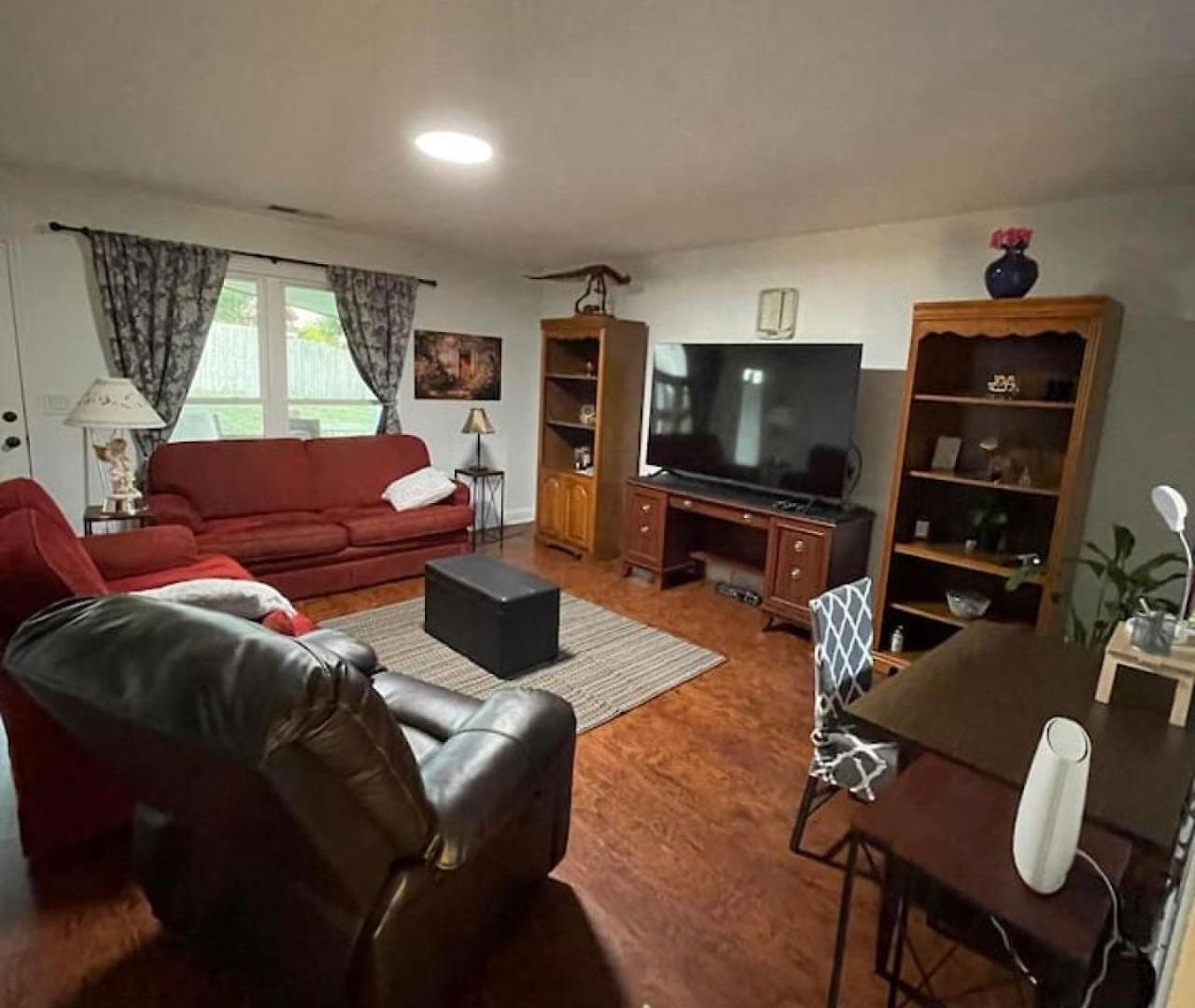 Comfort Home, Near Uptown And Airport *