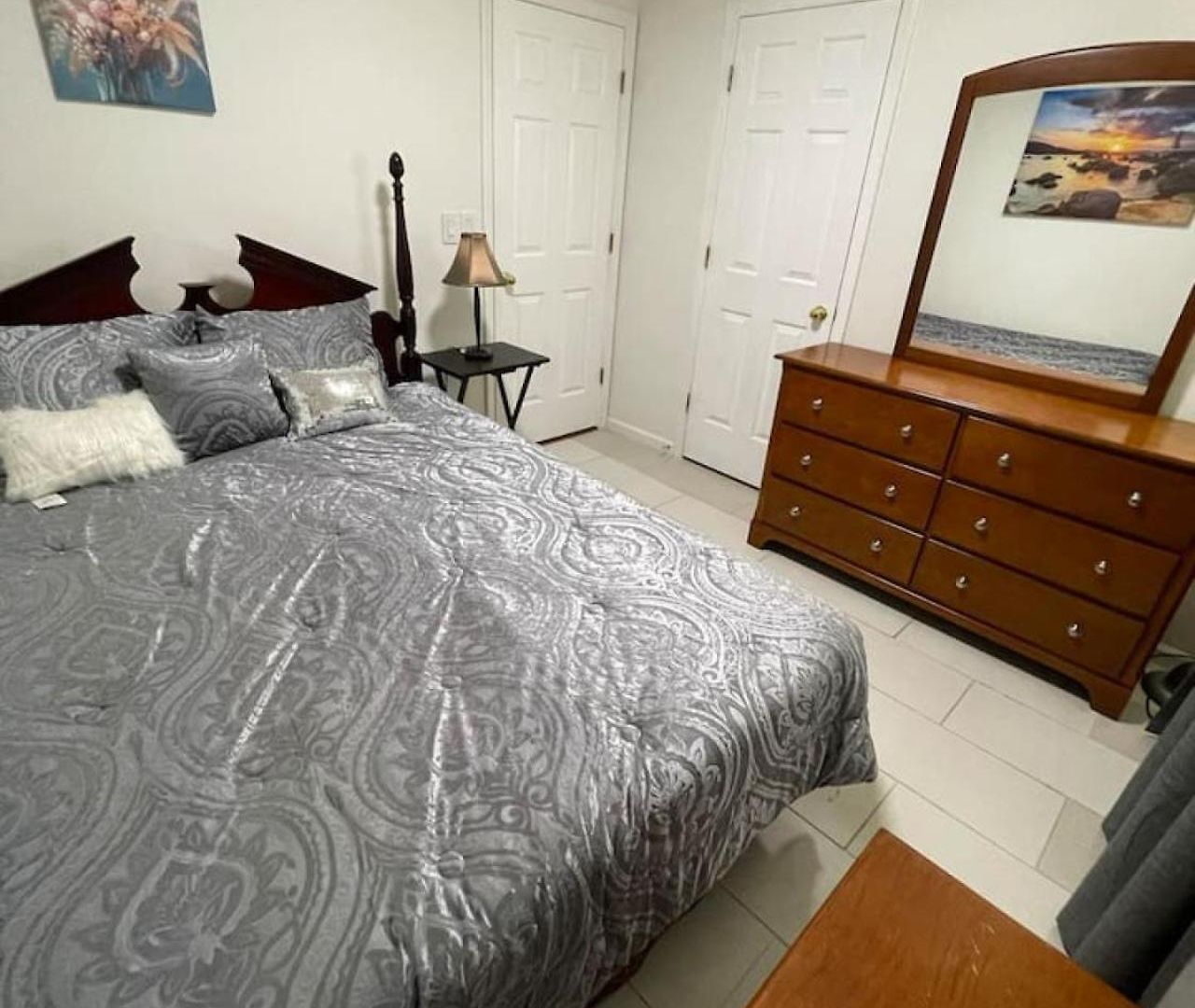 Holiday home Comfort Home, Near Uptown And Airport *